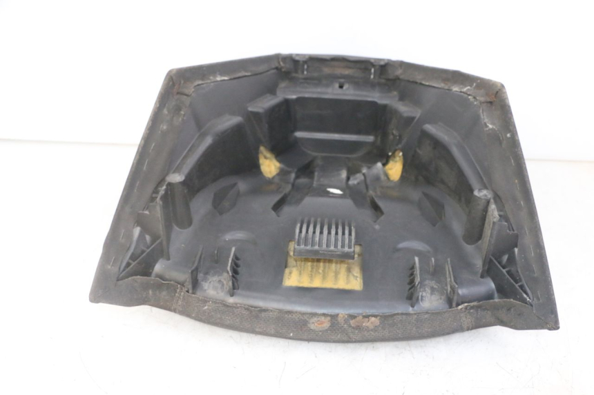 photo de VORNE SITZ PEUGEOT SATELIS 125 (2013 - 2018) - Details der Befestigungspunkte