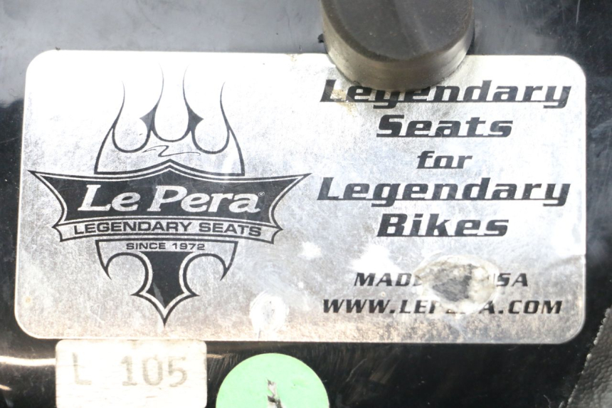 photo de VORNE SITZ HARLEY DAVIDSON SPORTSTER XL CUSTOM 1200 (2003 - 2004) - Detailansicht des Bauteils