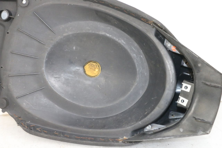 photo de VORNE SITZ APRILIA SR CARB LC 2T 50 (2004 - 2012) - Gesamtansicht des Produkts