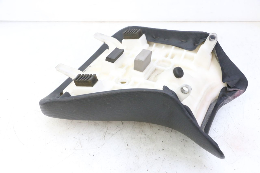 photo de VORNE SITZ SUZUKI SV S 650 (2003 - 2009) - Details der Befestigungspunkte