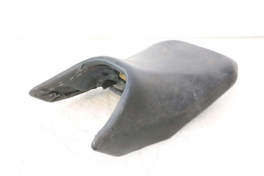 photo de VORNE SITZ DAELIM VJ ROADWIN 125 (2004 - 2007) - Details der Befestigungspunkte
