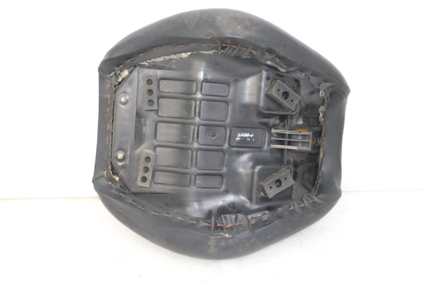 photo de VORDERSITZ DAELIM VL DAYSTAR 125 (2000 - 2011) - Details der Befestigungspunkte