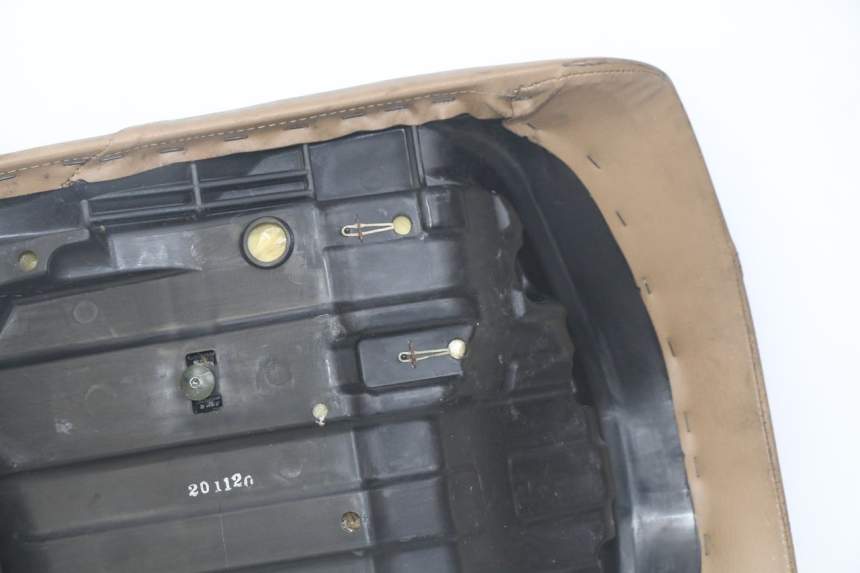 photo de VORDERSITZ YAMAHA YP MAJESTY 400 (2004 - 2008) - Zoom auf Komponenten