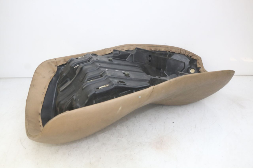 photo de VORDERSITZ YAMAHA YP MAJESTY 400 (2004 - 2008) - Details der Befestigungspunkte