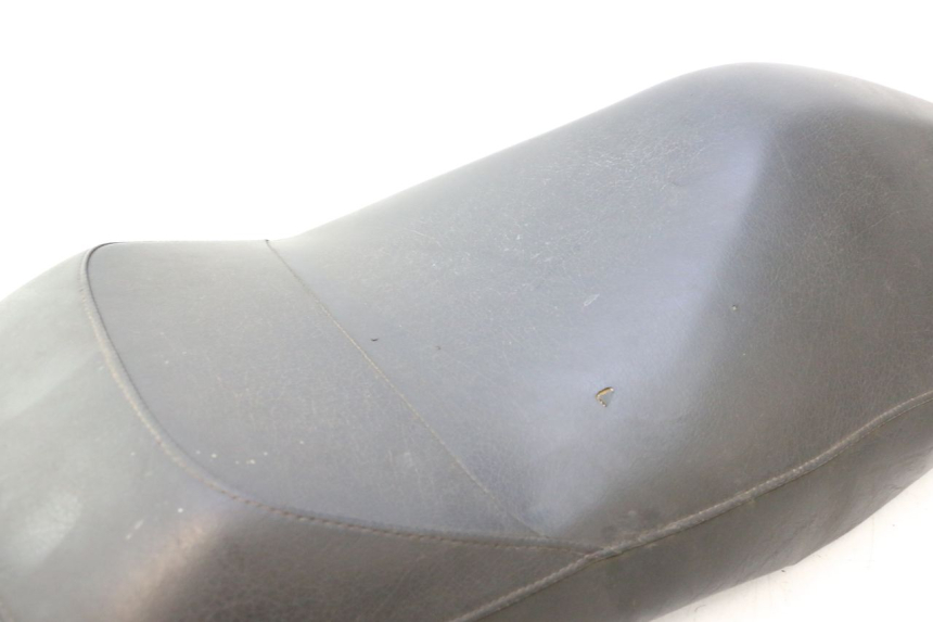 photo de VORDERSITZ YAMAHA YP MAJESTY 125 (1998 - 2001) - Detailansicht des Bauteils