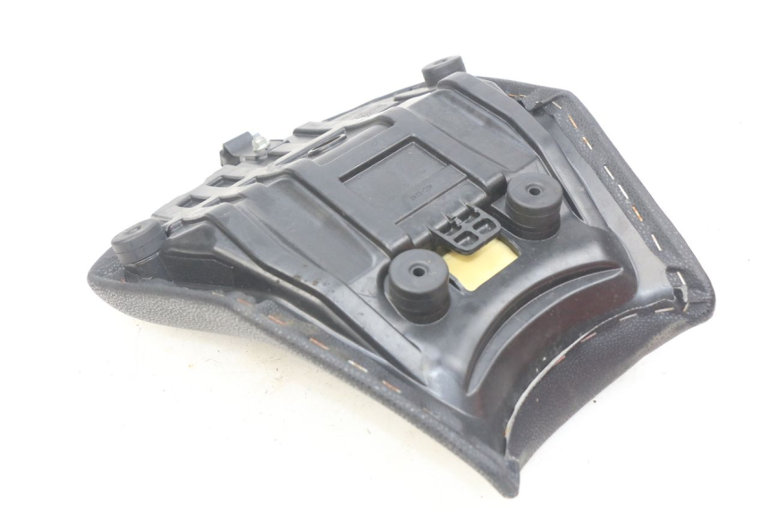 photo de VORDERSITZ KAWASAKI Z 650 (2016 - 2019) - Zoom auf Gebrauchszustand