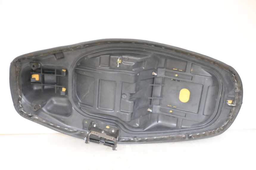 photo de SITZBANK JONWAY AZTRAL 125 (2008 - 2017) - Details der Befestigungspunkte