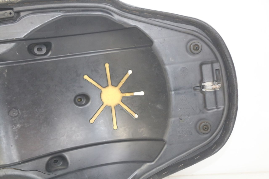 photo de SELLE PIAGGIO BEVERLY 125 (2010 - 2015) - Fokus auf die Struktur