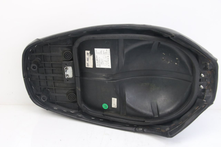 photo de SITZ MBK BOOSTER NEXT GENERATION 50 (2004 - 2007) - Kennzeichnungen und Originalreferenzen