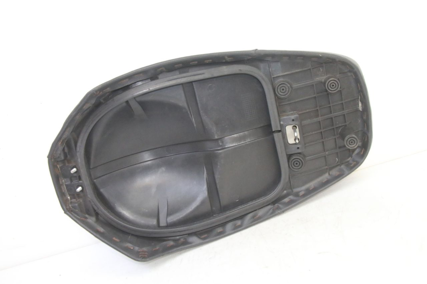 photo de SITZ MBK BOOSTER NEXT GENERATION 50 (1995 - 1998) - Details der Befestigungspunkte