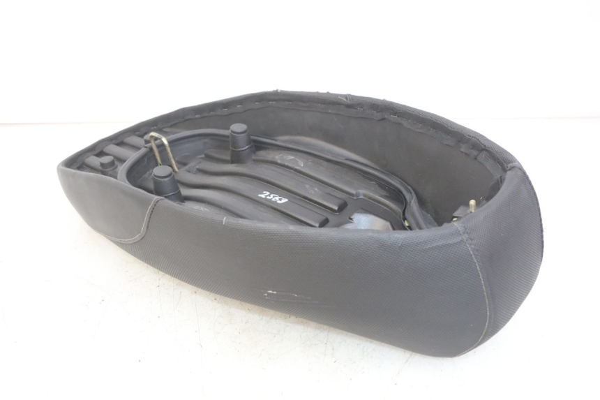 photo de SELLE MBK BOOSTER SPIRIT 50 (2004 - 2017) - Oberflächenzustand und Material