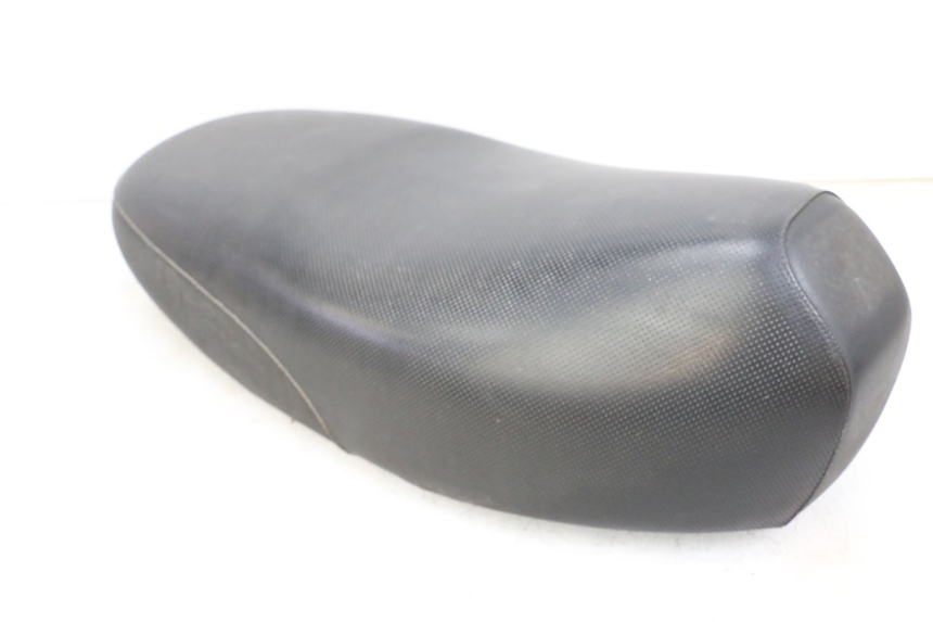 photo de SELLE MBK BOOSTER SPIRIT 50 (2004 - 2017) - Oberflächenzustand und Material