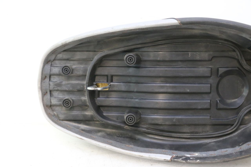 photo de SELLE MBK BOOSTER SPIRIT 50 (2004 - 2017) - Zoom auf Komponenten