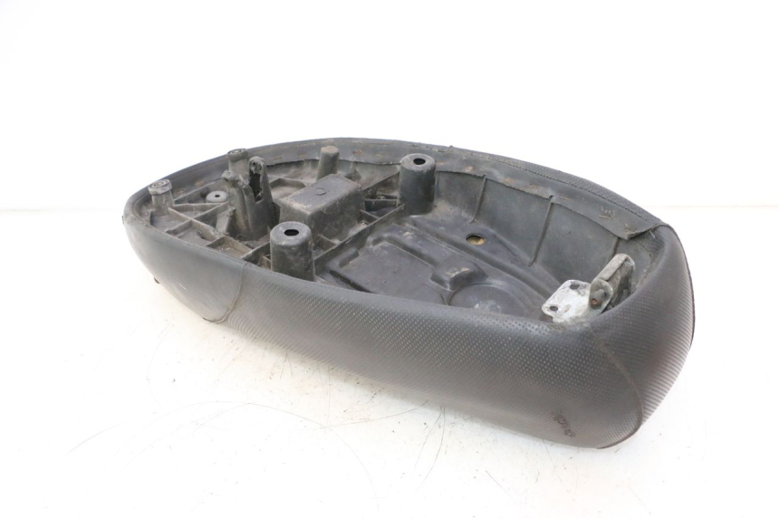 photo de SITZBANK MBK BOOSTER SPIRIT 50 (1999 - 2003) - Details der Befestigungspunkte