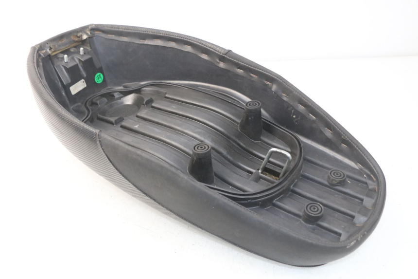 photo de SELLE MBK BOOSTER SPIRIT NAKED 50 (2004 - 2017) - Oberflächenzustand und Material