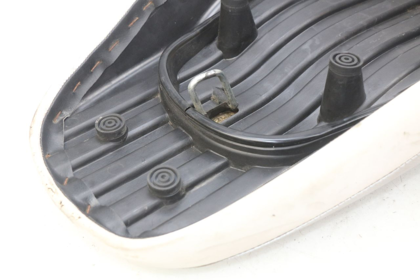 photo de SELLE MBK BOOSTER SPIRIT NAKED 50 (2004 - 2017) - Zoom auf Komponenten