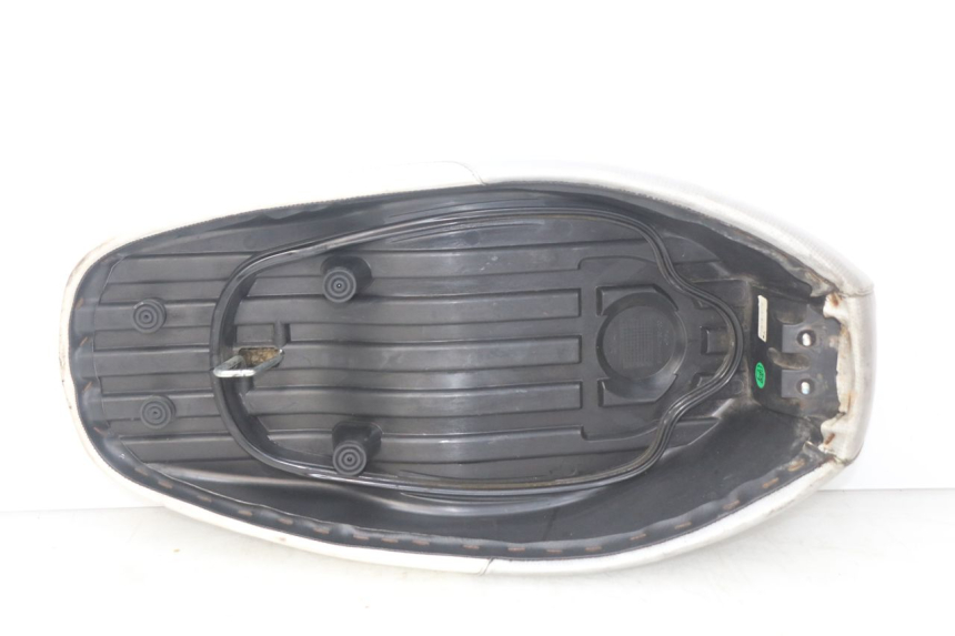 photo de SELLE MBK BOOSTER SPIRIT NAKED 50 (2004 - 2017) - Detaillierte Sichtprüfung