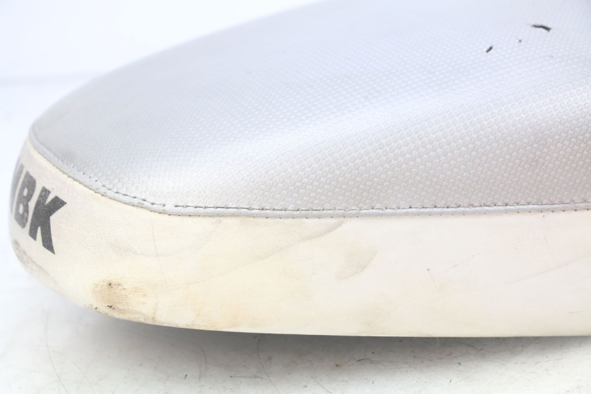 photo de SELLE MBK BOOSTER SPIRIT NAKED 50 (2004 - 2017) - Details der Befestigungspunkte