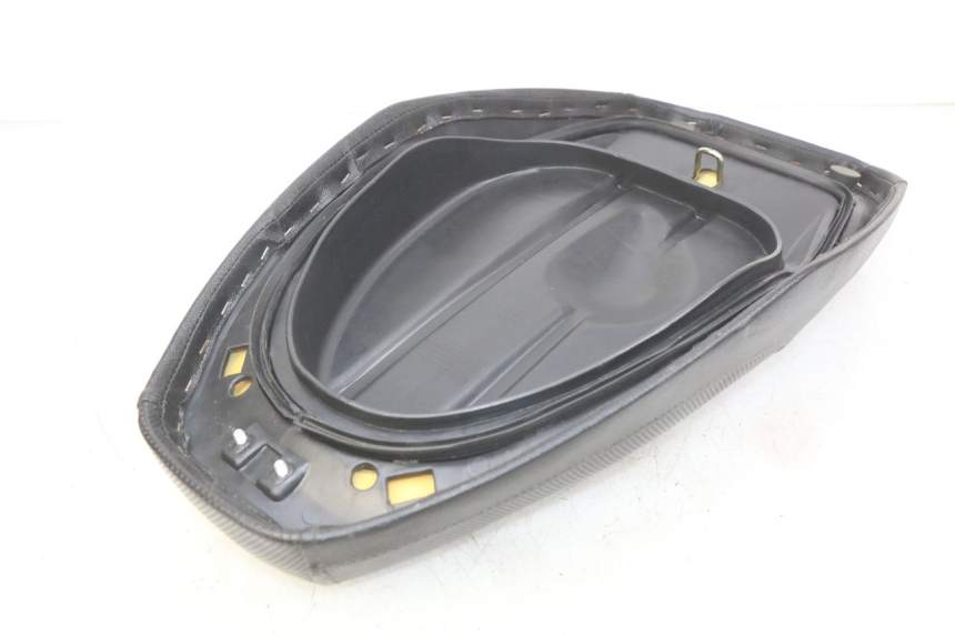 photo de SITZBANK BAOTIAN BT 49 QT-9 50 (2006 - 2010) - Oberflächenzustand und Material