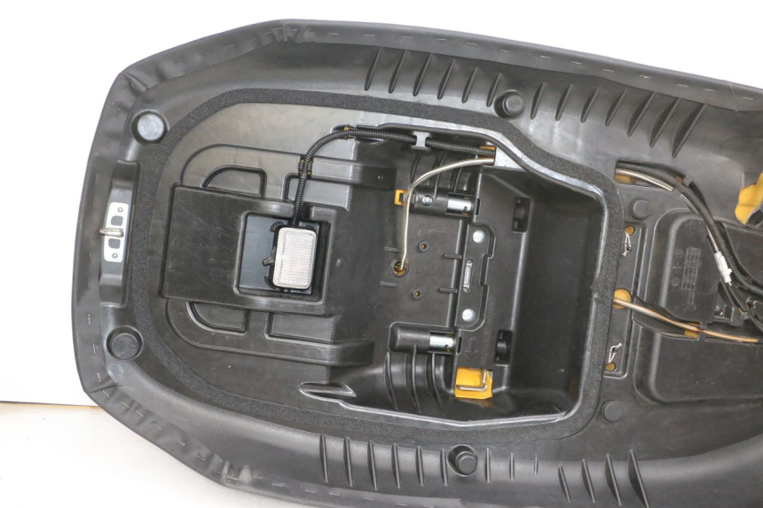 photo de SITZBANK SUZUKI BURGMAN 650 (2013 - 2020) - Hochauflösende Nahaufnahme