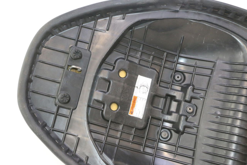photo de SITZBANK SUZUKI BURGMAN 125 (2007 - 2014) - Detaillierte Sichtprüfung