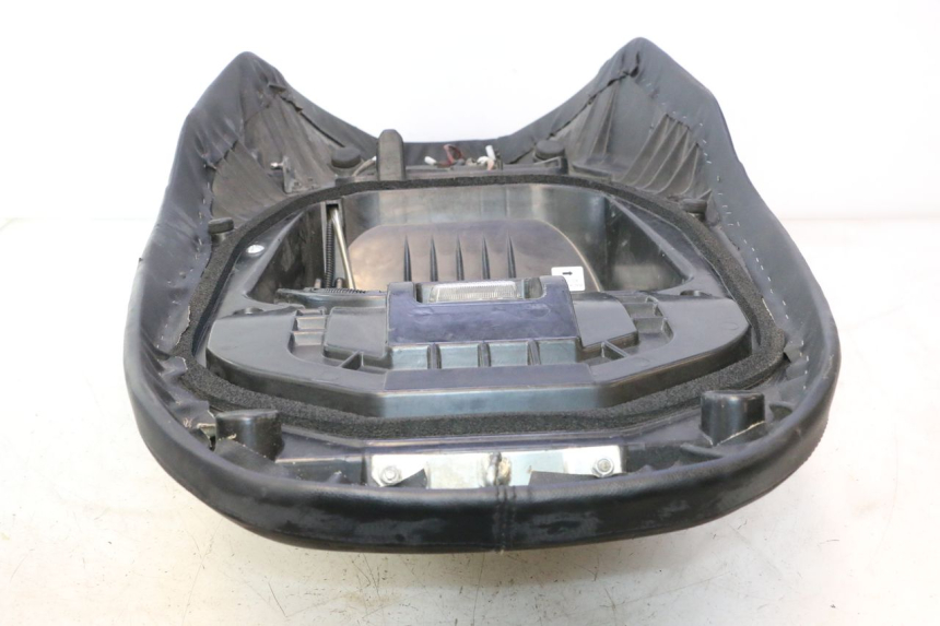 photo de SITZ SUZUKI BURGMAN EXECUTIVE ABS 650 (2006 - 2012) - Weitere Ansicht des Artikels