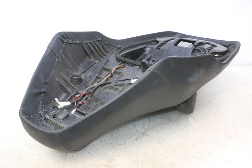 photo de SITZ SUZUKI BURGMAN EXECUTIVE ABS 650 (2006 - 2012) - Detaillierte Sichtprüfung