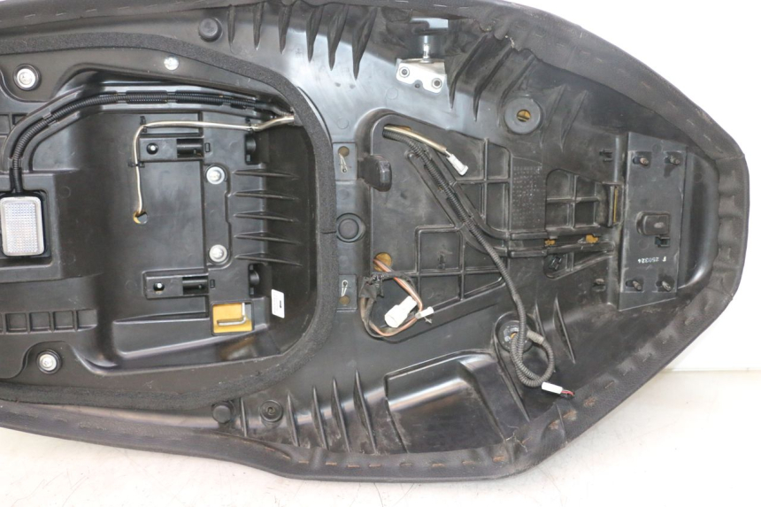 photo de SITZ SUZUKI BURGMAN EXECUTIVE ABS 650 (2006 - 2012) - Weitere Ansicht des Artikels