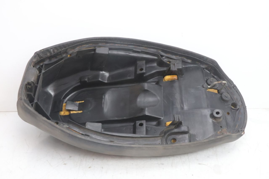 photo de SELLE PEUGEOT BUXY 50 (1993 - 1998) - Kennzeichnungen und Originalreferenzen