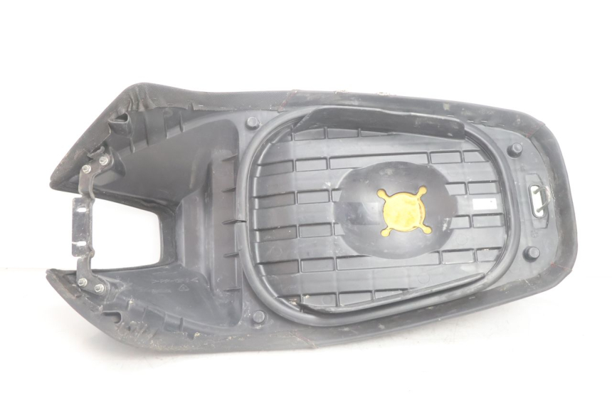photo de SITZBANK YAMAHA BW'S BWS 125 (2010 - 2013) - Zoom auf Komponenten