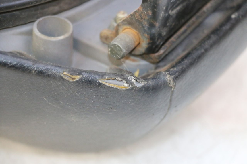 photo de SITZ YAMAHA BW'S 100 (1999 - 2002) - Details der Befestigungspunkte