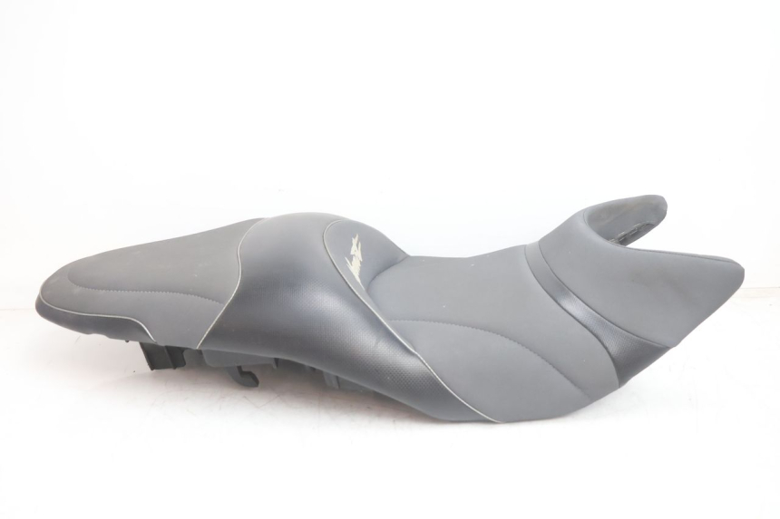photo de SITZ HONDA CB F HORNET 600 (2005 - 2006) - Weitere Ansicht des Artikels