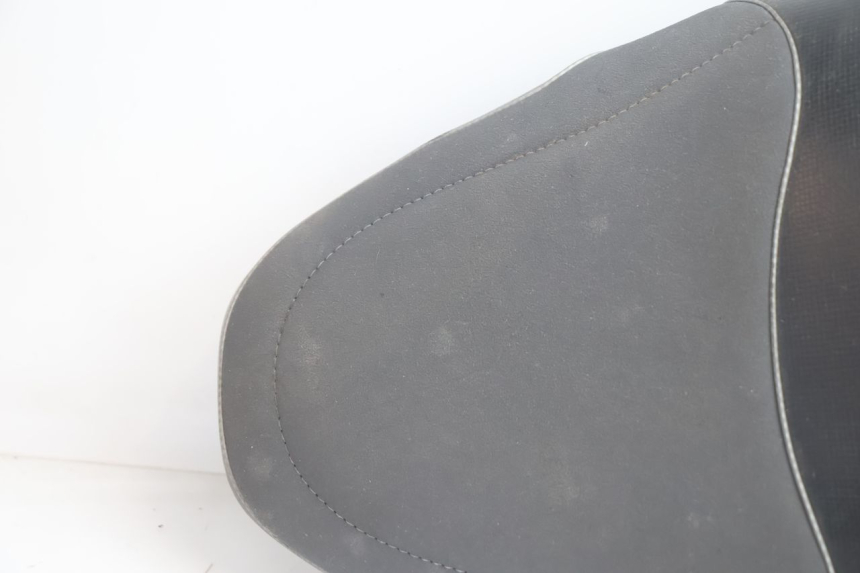 photo de SITZ HONDA CB F HORNET 600 (2005 - 2006) - Zoom auf Gebrauchszustand