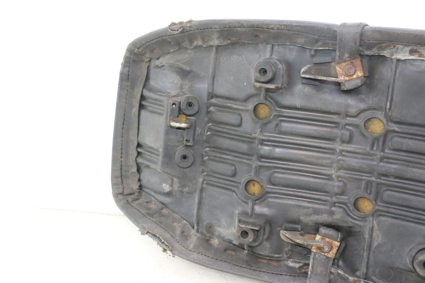 photo de SITZ HONDA CB TWO FIFTY 250 (1991 - 2002) - Details der Befestigungspunkte