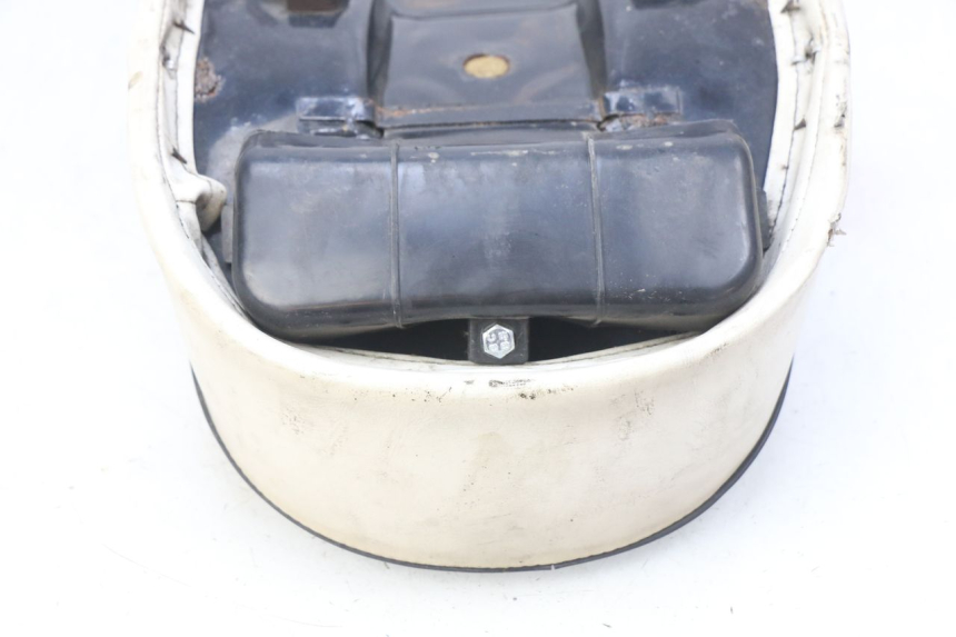 photo de SELLE TNT MOTOR CITY 50 (2007 - 2018) - Details der Befestigungspunkte