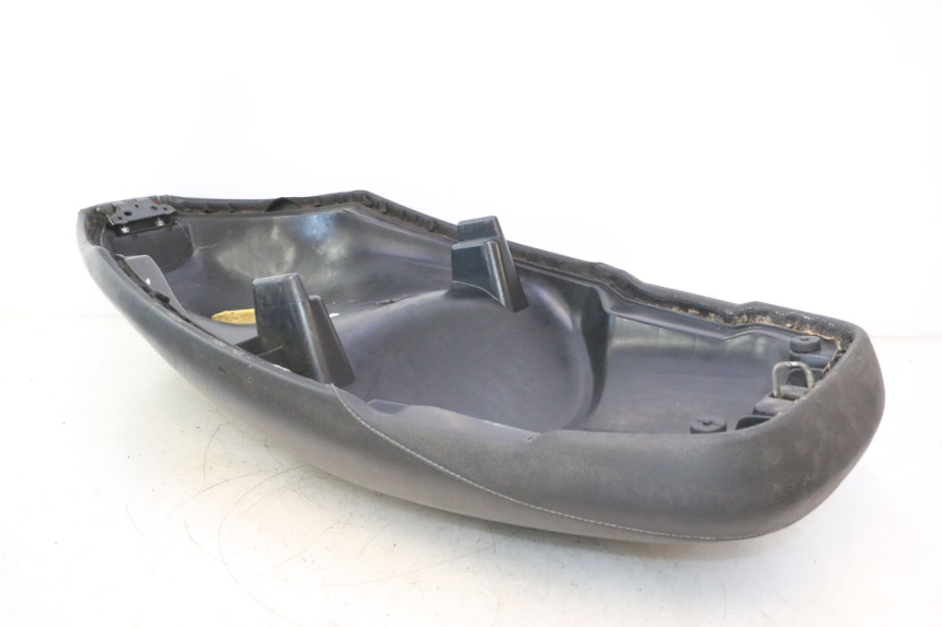 photo de SELLE PEUGEOT CITYSTAR 125 (2011 - 2017) - Details der Befestigungspunkte