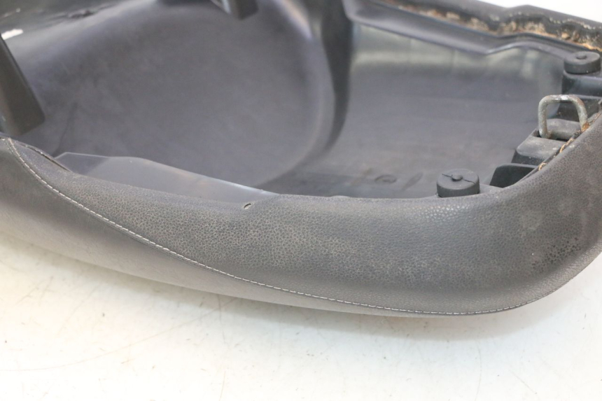 photo de SELLE PEUGEOT CITYSTAR 125 (2011 - 2017) - Oberflächenzustand und Material