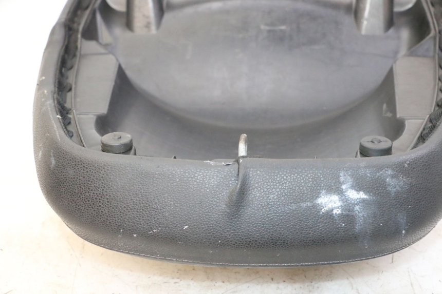 photo de SITZBANK PEUGEOT CITYSTAR 50 (2013 - 2017) - Zoom auf Komponenten