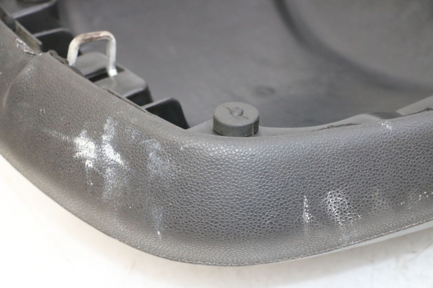 photo de SITZBANK PEUGEOT CITYSTAR 50 (2013 - 2017) - Hochauflösende Nahaufnahme