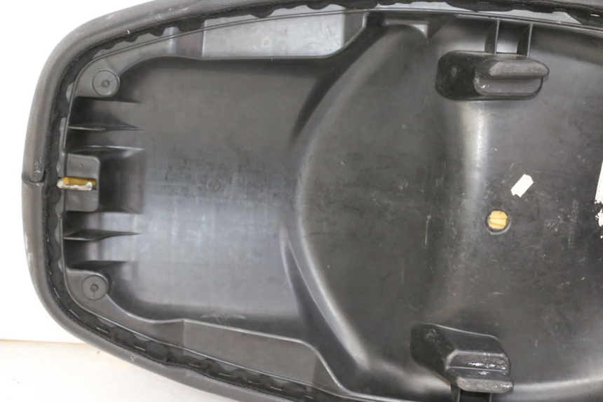 photo de SITZBANK PEUGEOT CITYSTAR 50 (2013 - 2017) - Alternativer Blickwinkel