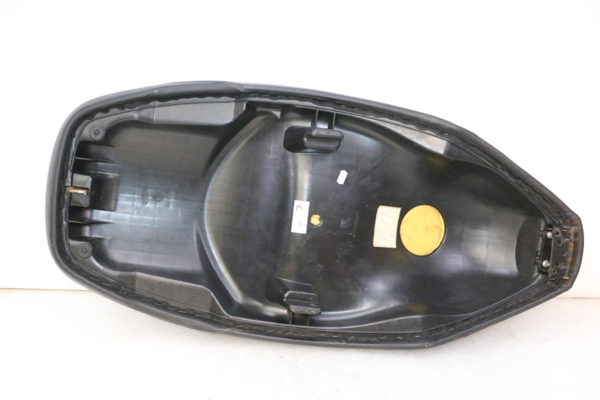 photo de SITZBANK PEUGEOT CITYSTAR 50 (2013 - 2017) - Hochauflösende Nahaufnahme