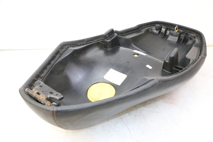 photo de SITZBANK PEUGEOT CITYSTAR 50 (2013 - 2017) - Details der Befestigungspunkte