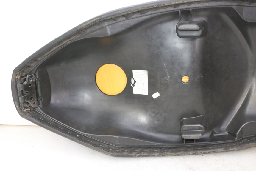 photo de SITZBANK PEUGEOT CITYSTAR 50 (2013 - 2017) - Zoom auf Komponenten