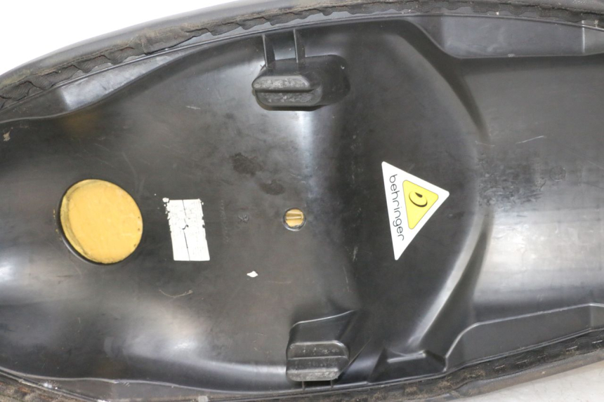 photo de SITZBANK PEUGEOT CITYSTAR 50 (2013 - 2017) - Hochauflösende Nahaufnahme