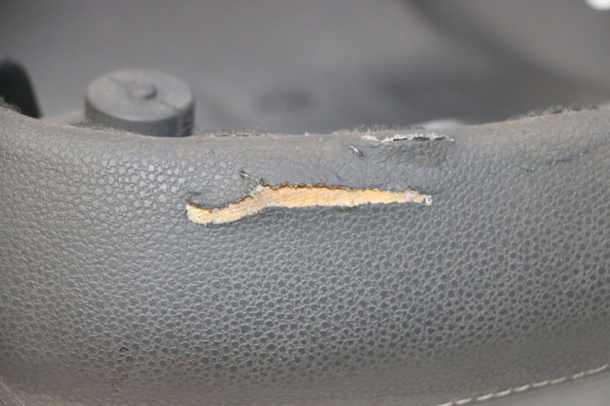 photo de SITZBANK PEUGEOT CITYSTAR 50 (2013 - 2017) - Details der Befestigungspunkte