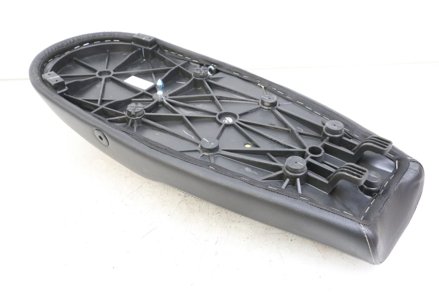 photo de SITZ ROYAL ENFIELD CONTINENTAL GT 650 (2019 - 2024) - Detailansicht des Bauteils