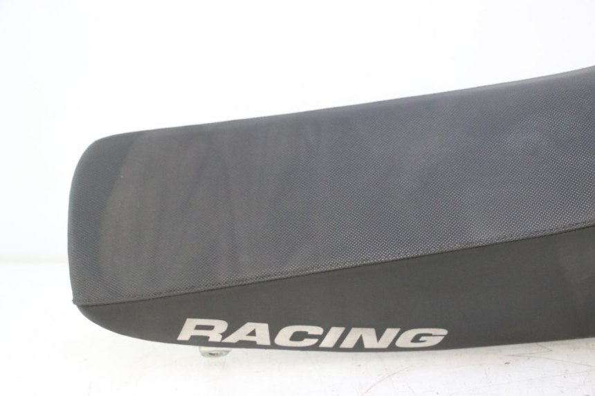 photo de SITZ HM HONDA CRM DERAPAGE RR 50 (2006 - 2017) - Ergänzendes Produktfoto