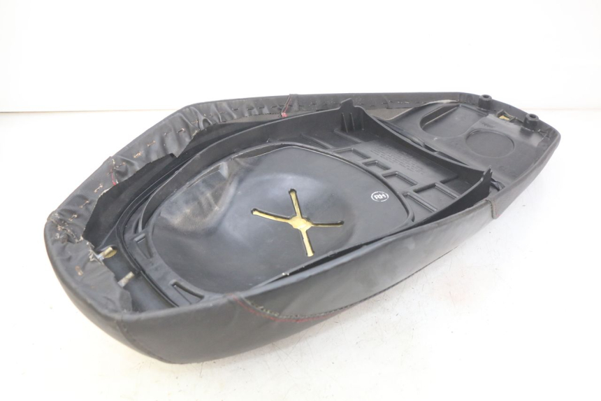 photo de SITZBANK SYM CROX 4T 50 (2016 - 2023) - Oberflächenzustand und Material