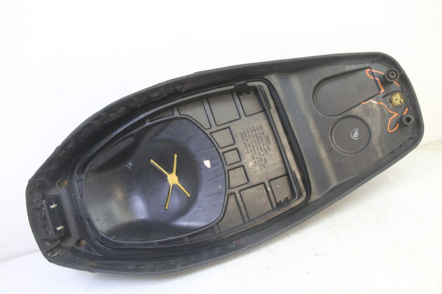 photo de SITZBANK SYM CROX 4T 50 (2016 - 2023) - Details der Befestigungspunkte