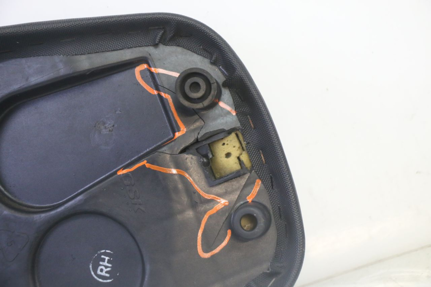 photo de SITZBANK SYM CROX 4T 50 (2016 - 2023) - Oberflächenzustand und Material